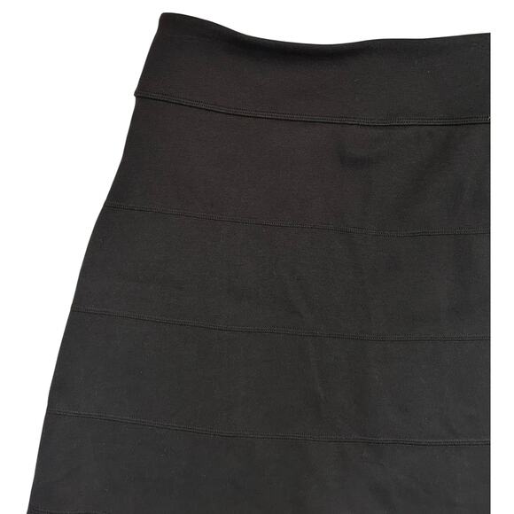 Athleta Strata Ponte Skirt Black Zip Pockets A-Line Petite Size SP - Picture 5 of 8
